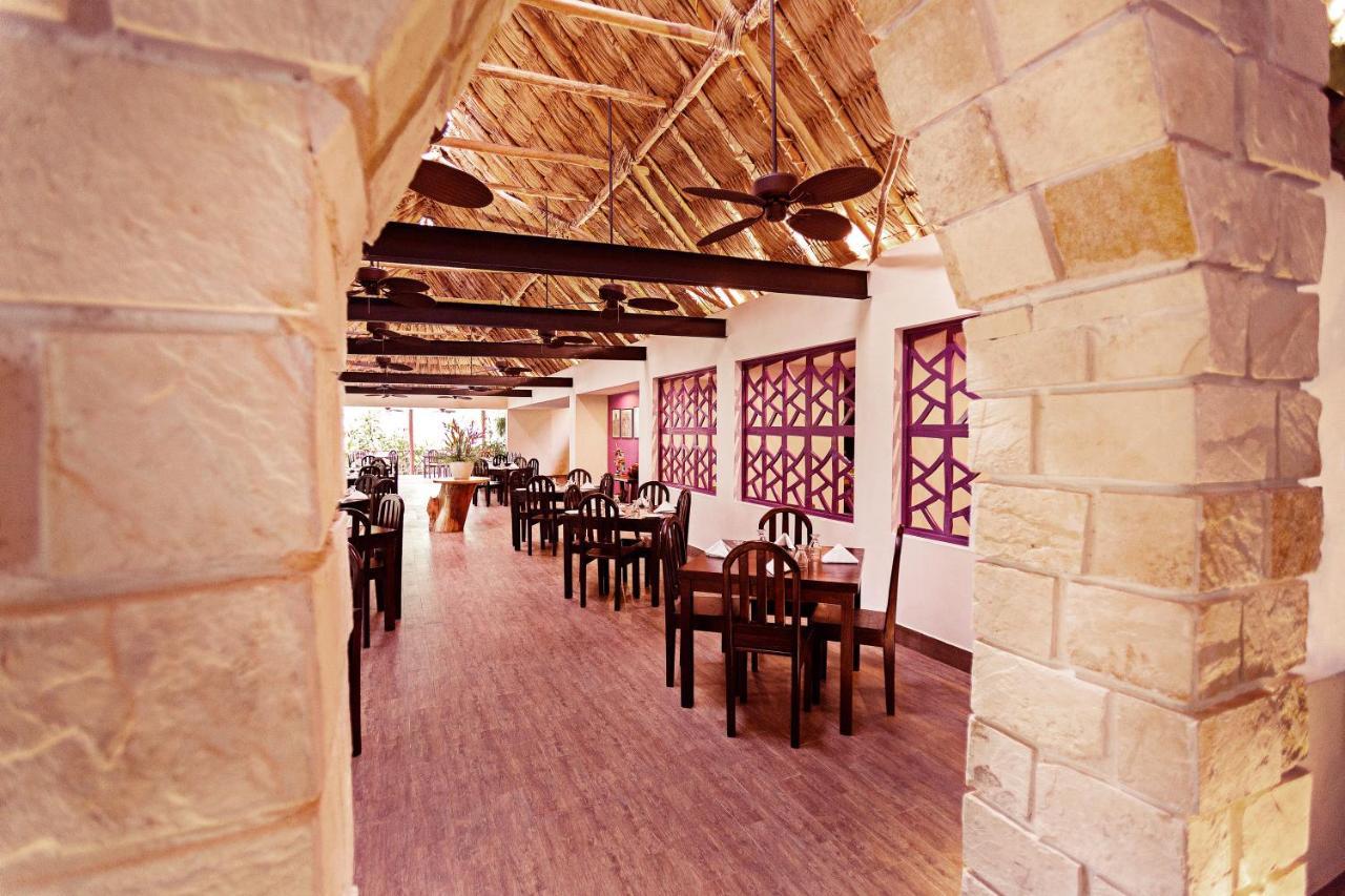 Jungle Lodge Tikal Hostal Экстерьер фото